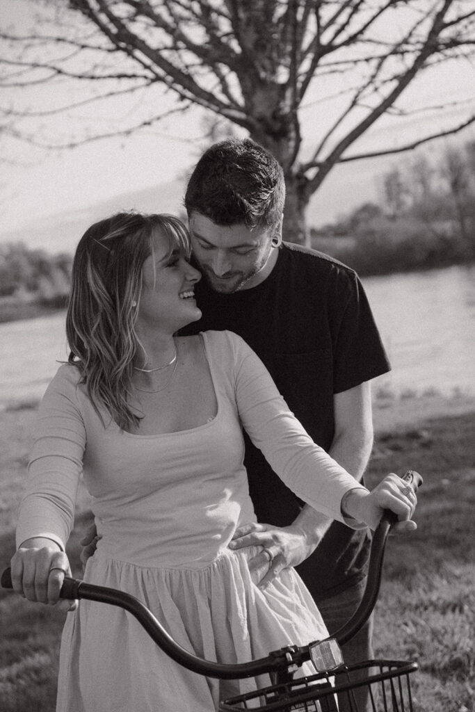 couple session riding bikes downtown