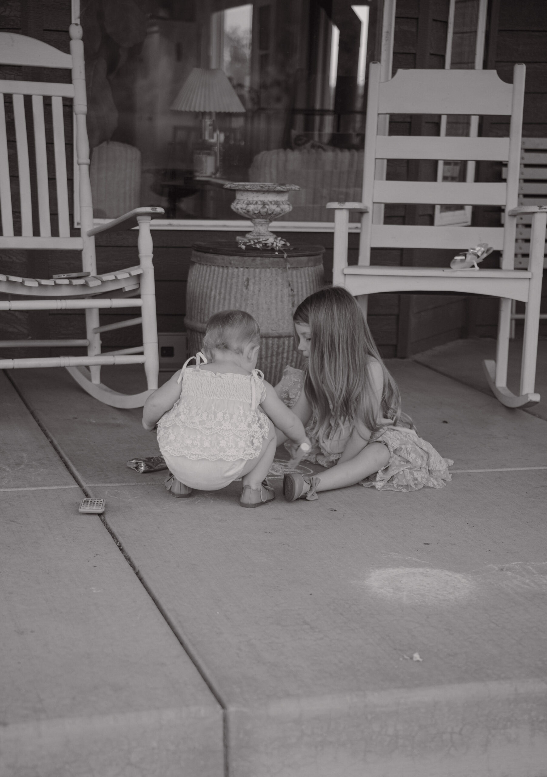 Lifestyle family photo session capturing candid, real moments of a family interacting naturally at home