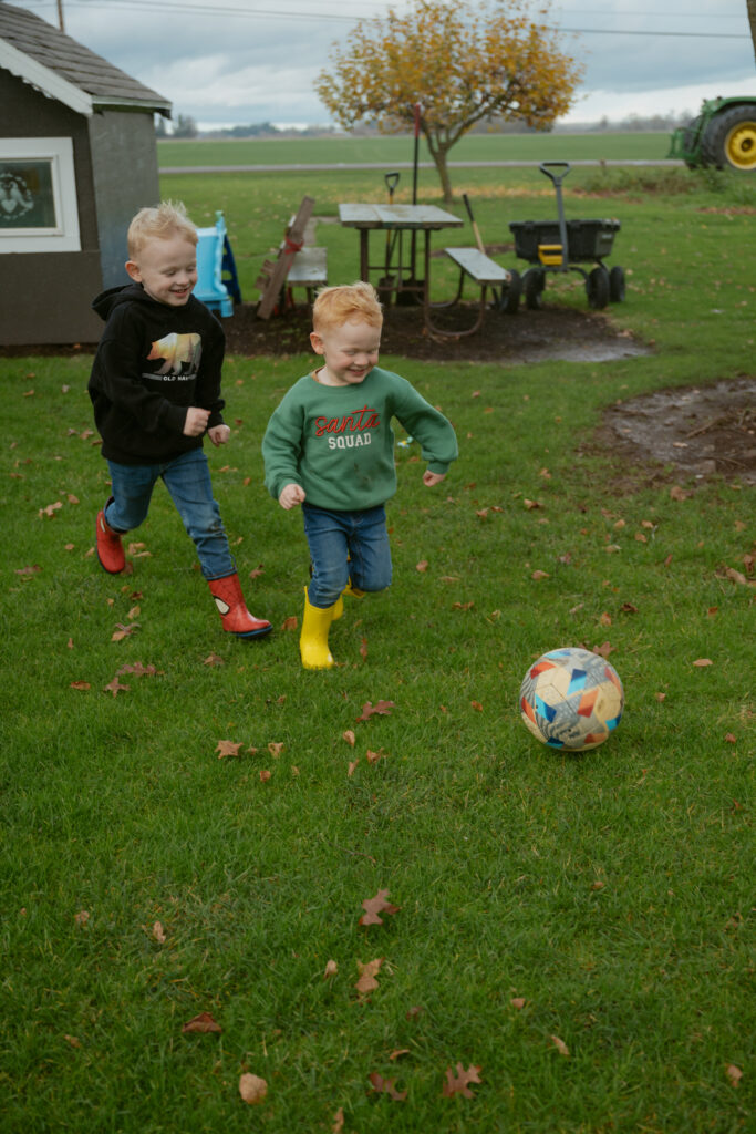 A lifestyle family photography session in Oregon focused on storytelling and real connection. Instead of posed portraits in a field, this session documents a family spending time together at home - capturing candid interactions, movement, and the genuine moments that reflect their everyday life.